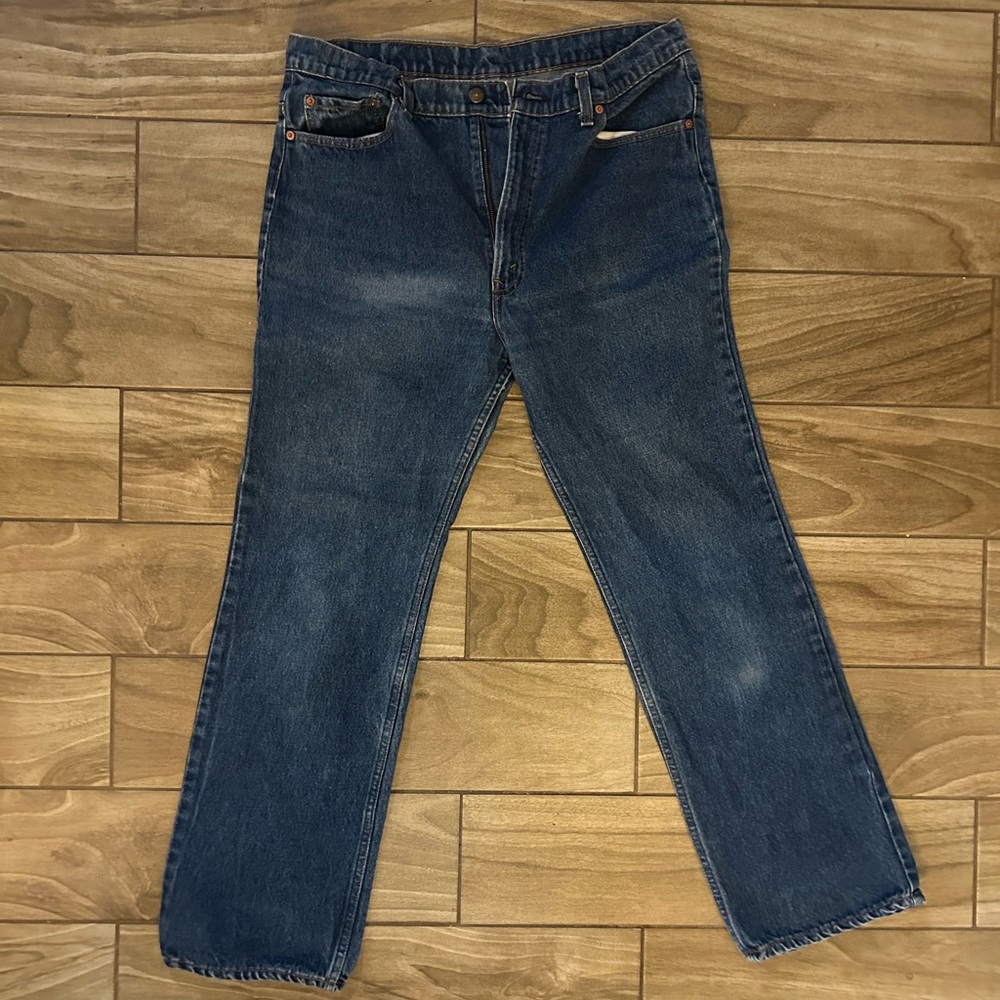 Vintage dark wash Levi’s 517 38x32 size 12-14